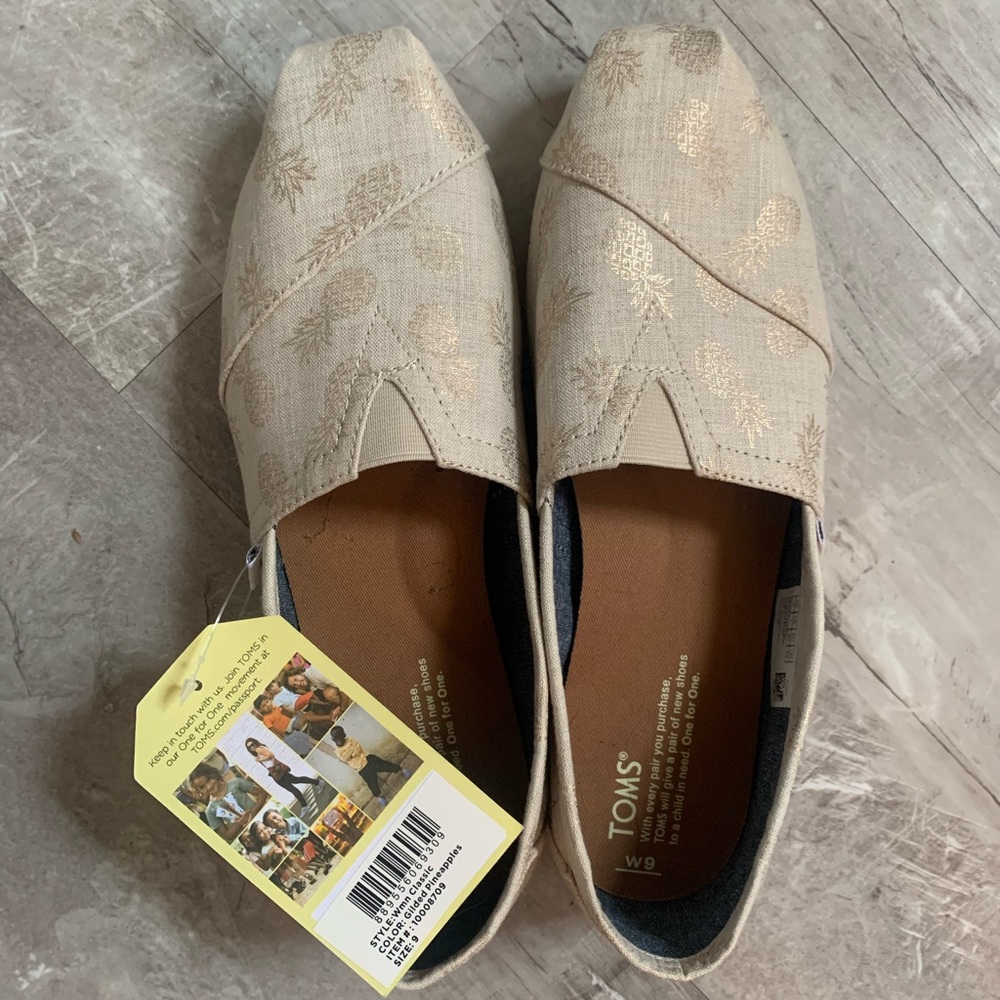 Brand NWT Tom’s